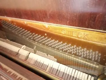 Piano droit