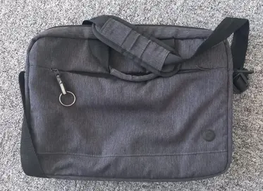 [Pour Jeison] Sacoche pour ordi portable jusqu'à 16"
