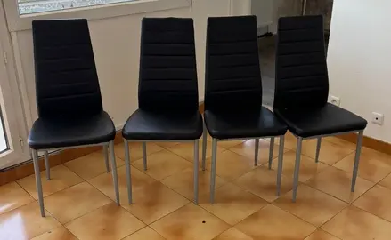 4 chaises de salle à manger