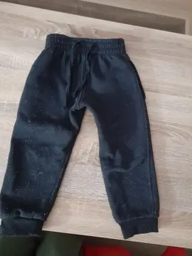 jogging noir T 2 ans