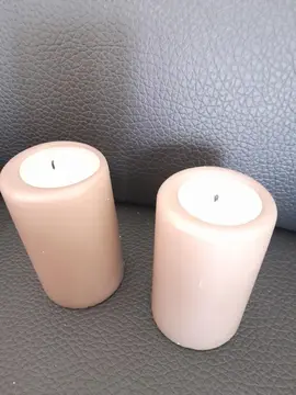 2 bougies couleur taupe
