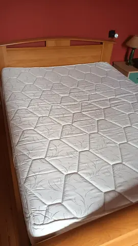 Lit 2 personnes + matelas 140 x 190