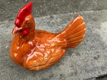 Poule en platre