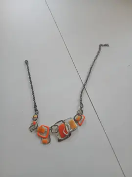 collier orange