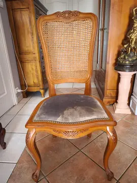 donne 8 chaises