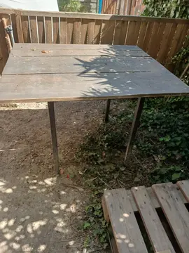 table extérieur en bois