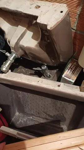 Bac à douche, lavabo et son pied, bidet