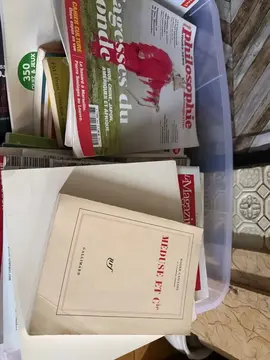 Deux grandes caisses de livres à donner