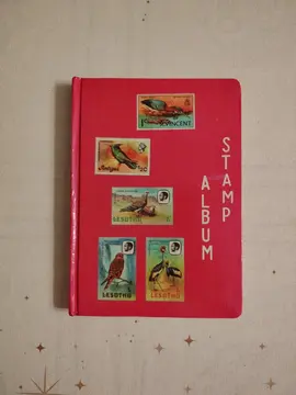 Petit album pour timbres de collection