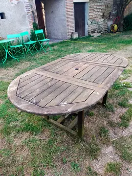 Table en bois pour extérieur