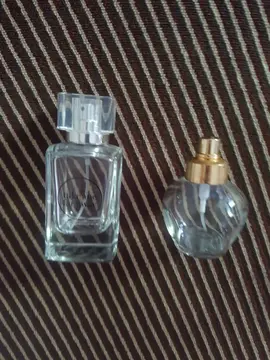 Flacons de parfums vides