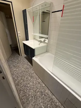 2 parois de baignoire vitrées neuves