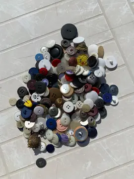 Donne lot de divers boutons