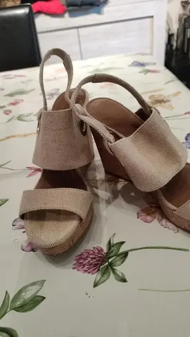 sandales neuve 39