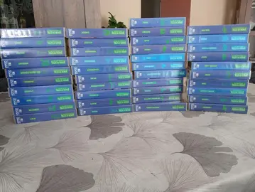 lot de cassette VHS sur les plus belles villes du monde
