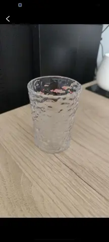 petit verre en plastique epais neuf