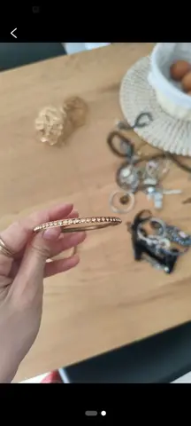 Bracelet en métal doré