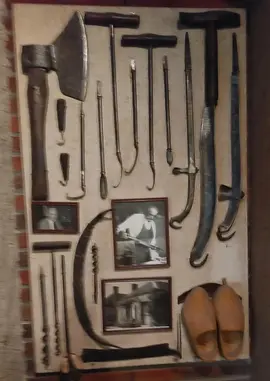 outils artisan sabotier