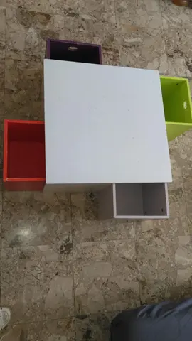 Table enfants avec rangement jouets
