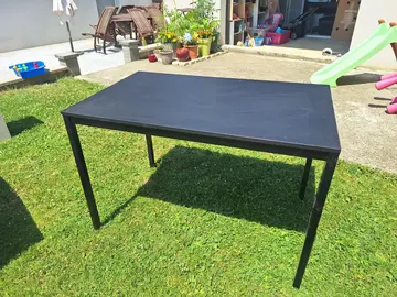 Table Ikea noire
