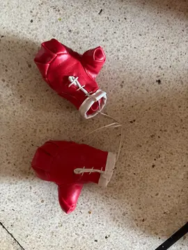 petits gants de boxe decoratifs