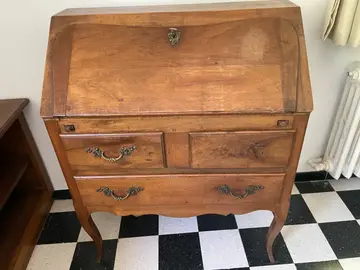 charmant secretaire