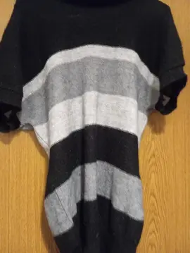pull "taille 1" manche courte avec col un peu évasé taille 1 marque Camaïeu