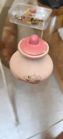 Re ipient en terre pour diffusion d'huile parfumée