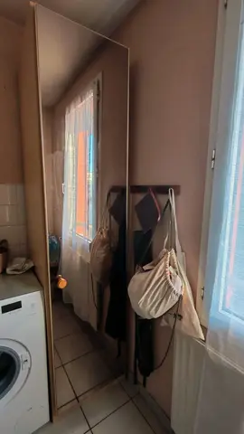 armoire avec miroir