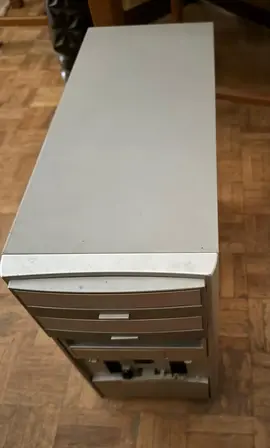 Ordinateur Medion (Boîtier, lecteur de cartes SD, MMC, etc)