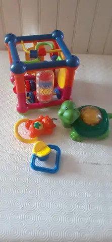 Lot de jouets d’éveil bébé