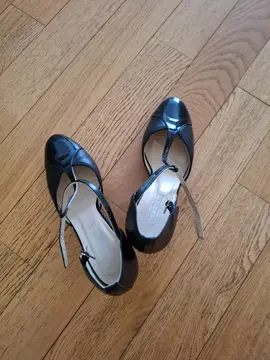 Chaussures à talons hauts taille 40.