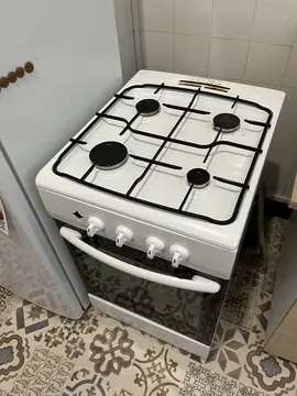 Gazinière 2 feux fonctionnels + four à gaz