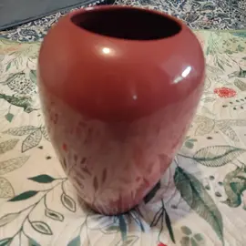 pot de fleur rouge