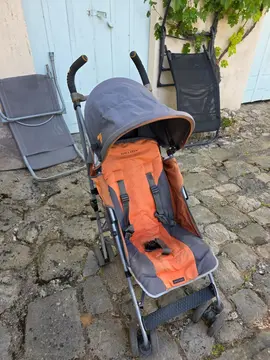 Poussette mac larenétat moyen mais rien de cassé un bon coup de nettoyage et hop ...