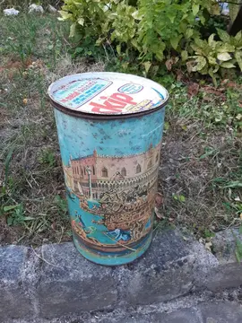ancien baril de lessive décoratif en métal