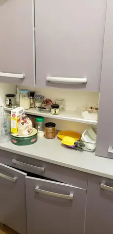 A DONNER buffet pour vaisselle + grande armoire à vêtements avec penderie incluse et étagères