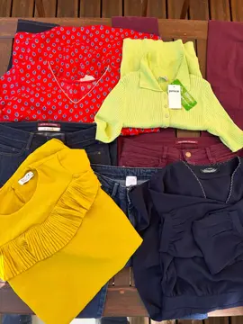 lot de vêtements taille S .
