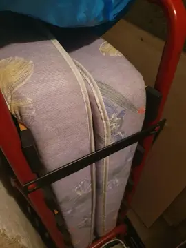 2 lit sommier et matelas casi neuf servis une seul fois