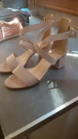 nu-pieds et baskets
