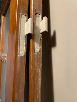 Porte avec carreaux