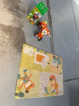 tapis chambre enfant + porteur tigre + jeu enfant