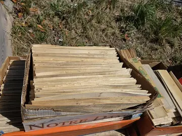 bois de cagettes toutes dégrafées