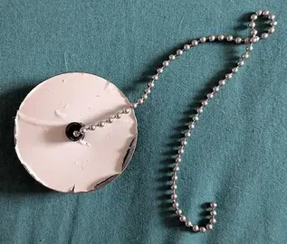 Bouchon d'évier avec chaînette (~5,1 cm)