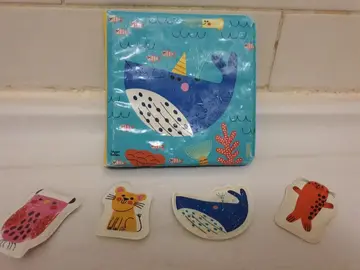 "livre" de bain pour enfant avec 4 animaux