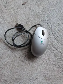 souris USB Logitech longueur du fil 30 cm