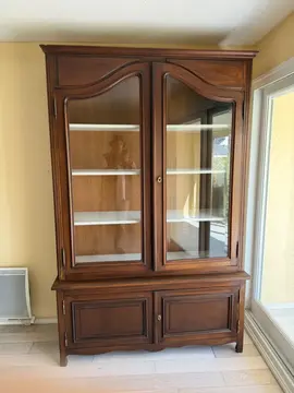Armoire vitrée