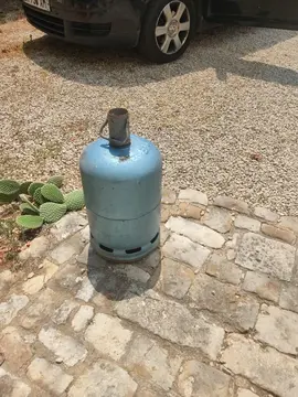 bouteille vide bleue butane/gaz