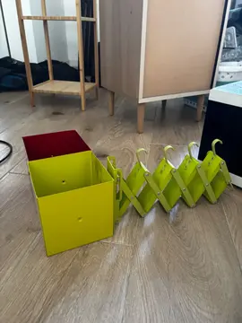 petites étagères carrés et mini étendage pliable