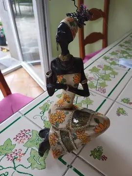 statuette